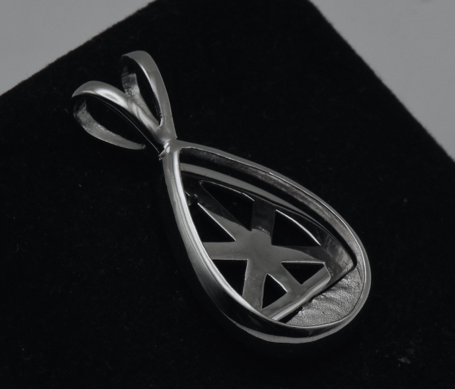 Vintage Sterling Silver Empty Hinged Pendant