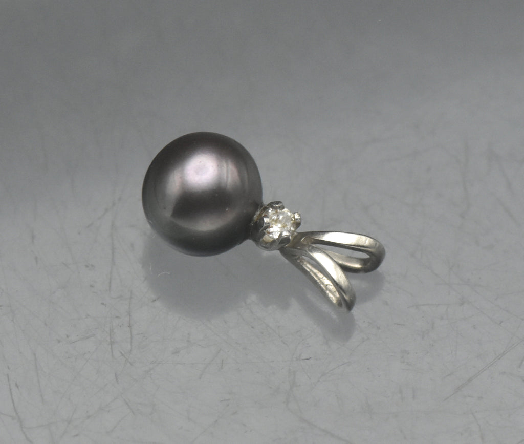 Vintage 14k White Gold Tahitian Pearl and Diamond Pendant