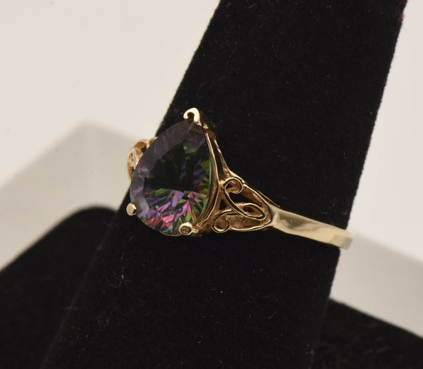 Vintage 14K Gold and Mystic Topaz Ring - Size 7.5