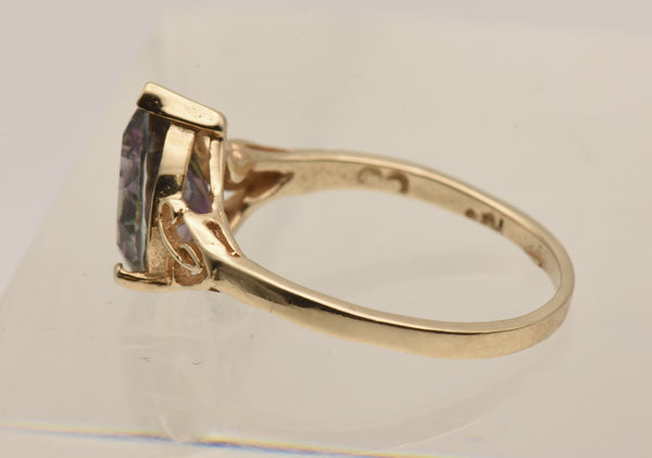 Vintage 14K Gold and Mystic Topaz Ring - Size 7.5