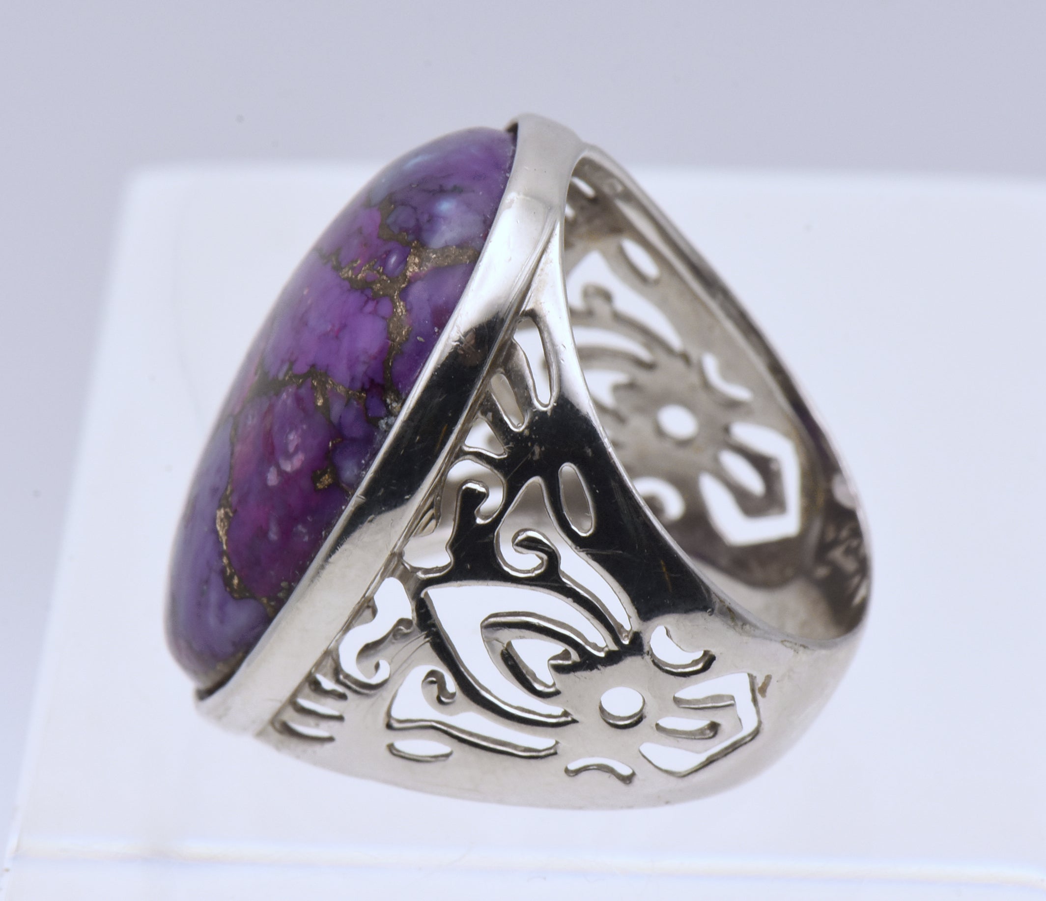 Vintage Sterling Silver Dyed Purple Turquoise Ring - Size 7.25
