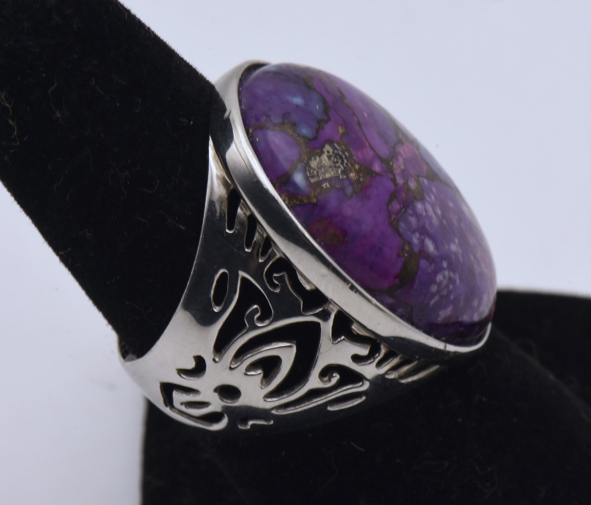 Vintage Sterling Silver Dyed Purple Turquoise Ring - Size 7.25