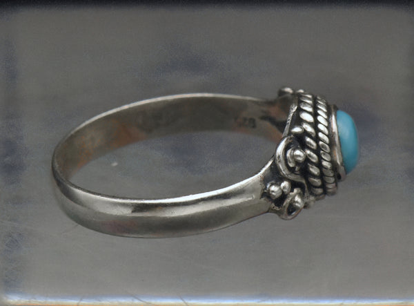 Vintage Handmade Turquoise Sterling Silver Ring - Size 8.25