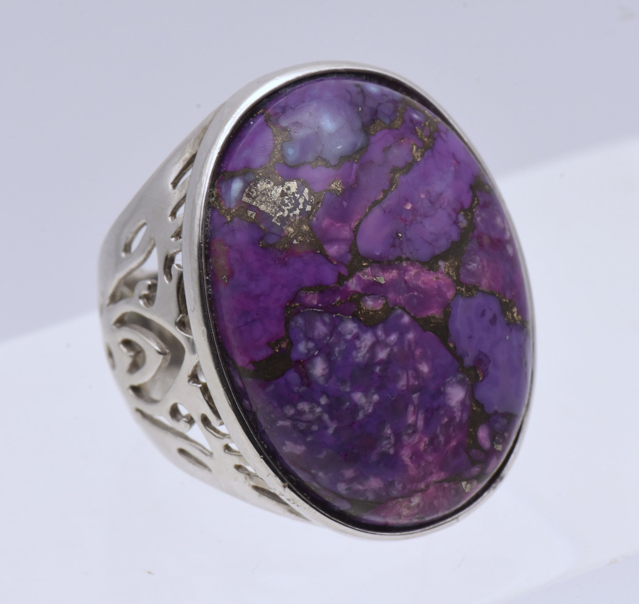 Vintage Sterling Silver Dyed Purple Turquoise Ring - Size 7.25