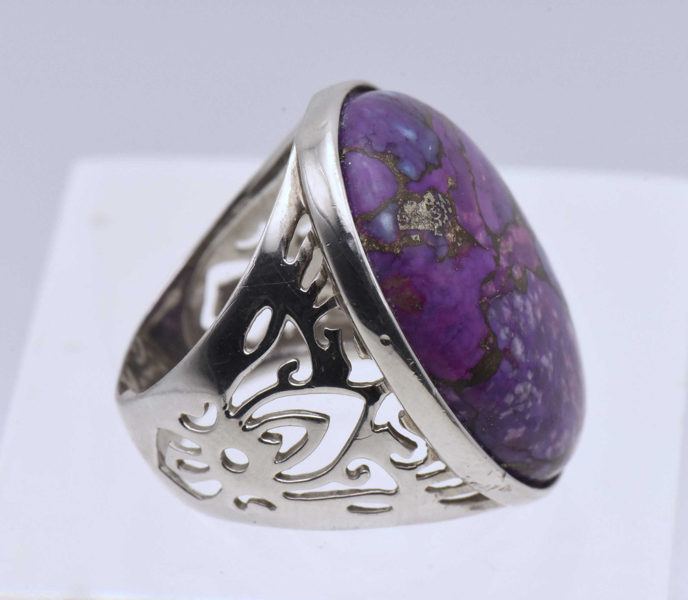 Vintage Sterling Silver Dyed Purple Turquoise Ring - Size 7.25