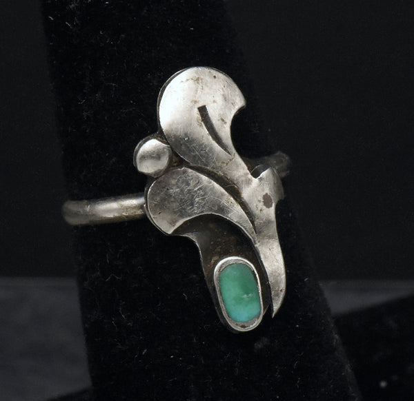 Vintage Handmade Sterling Silver and Turquoise Ring - Size 5.5