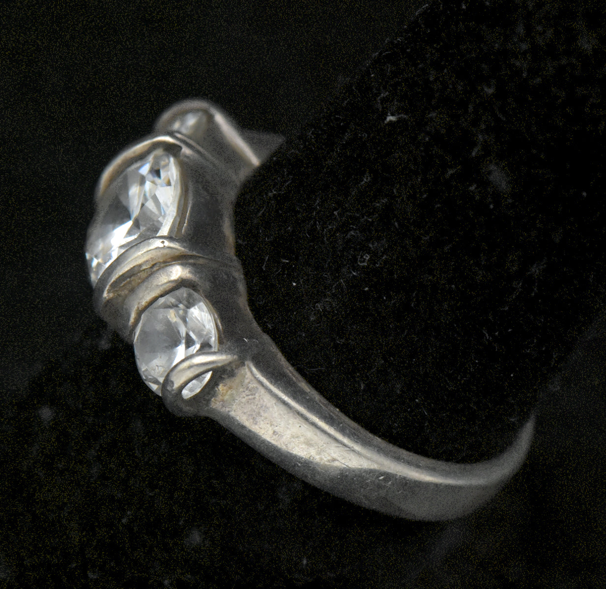 Vintage Sterling Silver Three-Stone CZ Ring - Size 6