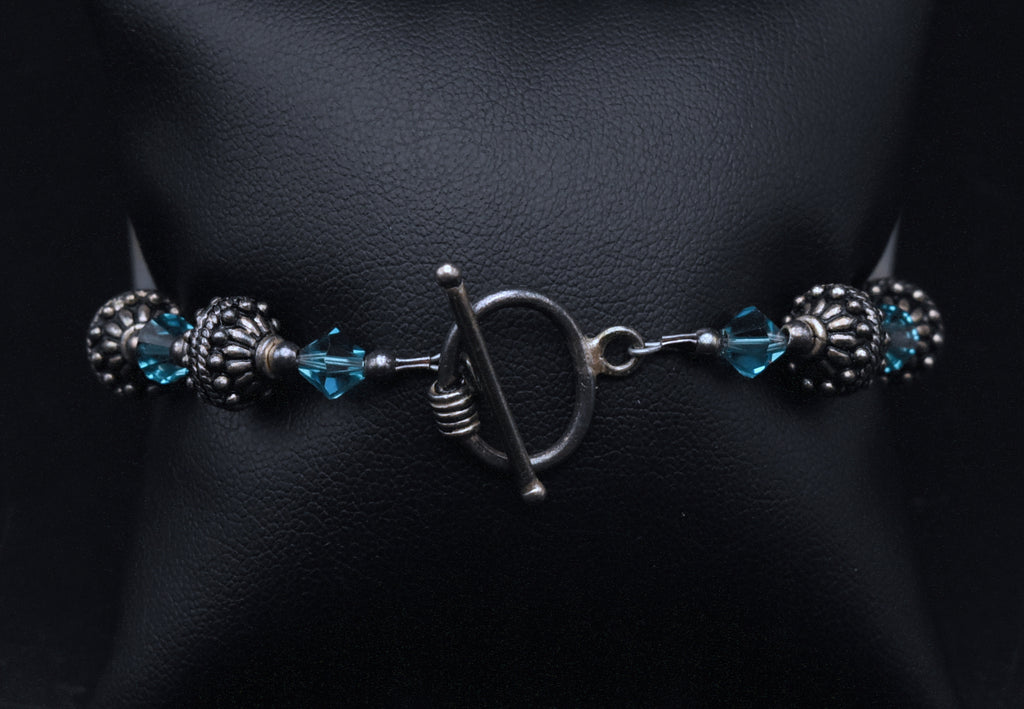 Vintage Silver Tone Metal and Glass Beaded Bracelet - 7.5"