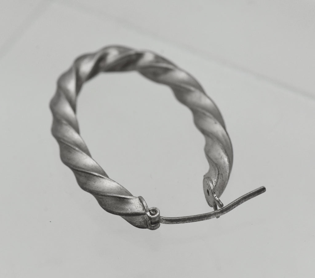 UNMATCHED Vintage Handmade Italian Sterling Silver Twisted Oval Dangle Earring