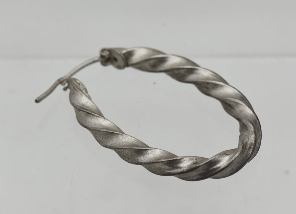 UNMATCHED Vintage Handmade Italian Sterling Silver Twisted Oval Dangle Earring