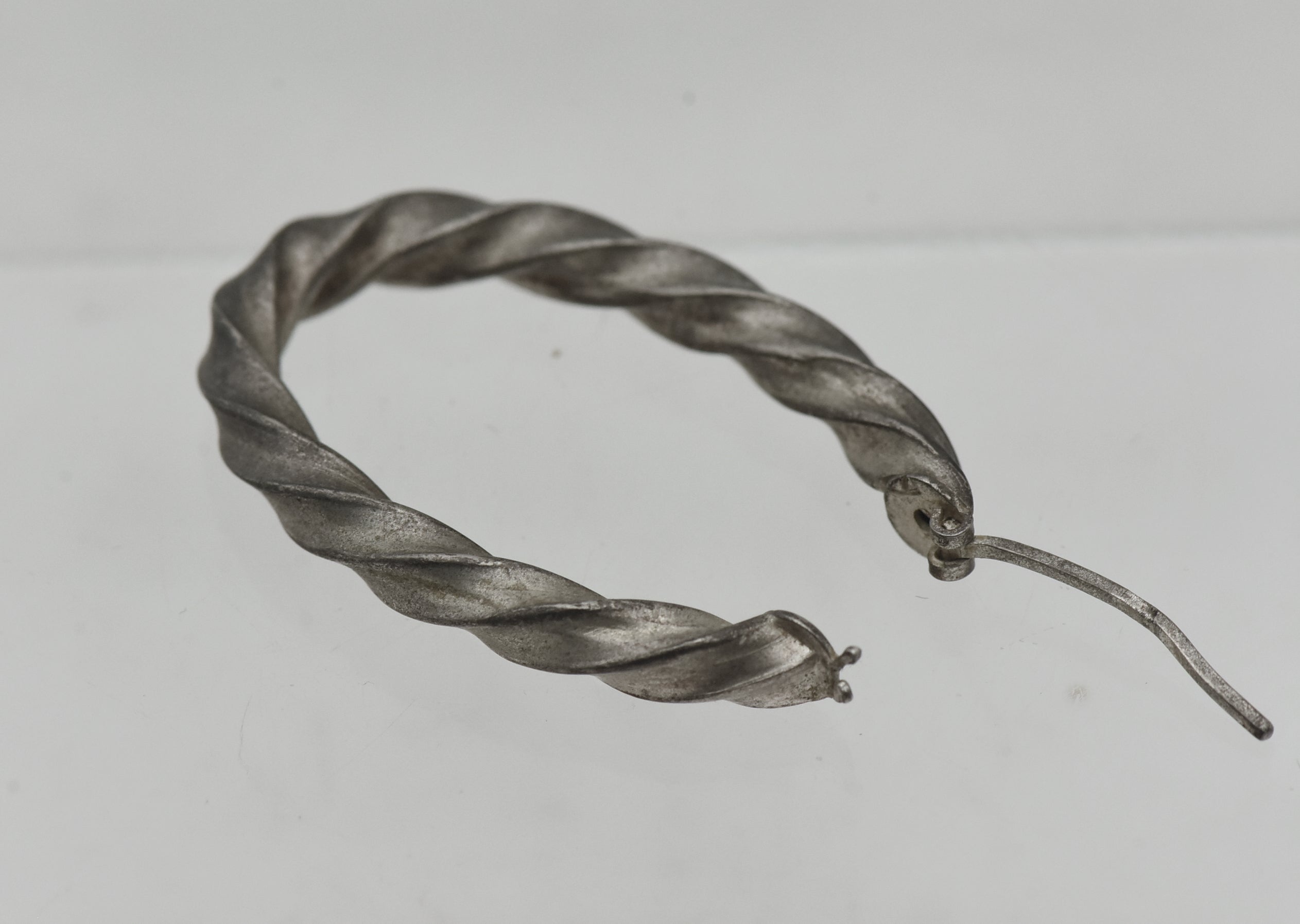 UNMATCHED Vintage Handmade Italian Sterling Silver Twisted Oval Dangle Earring