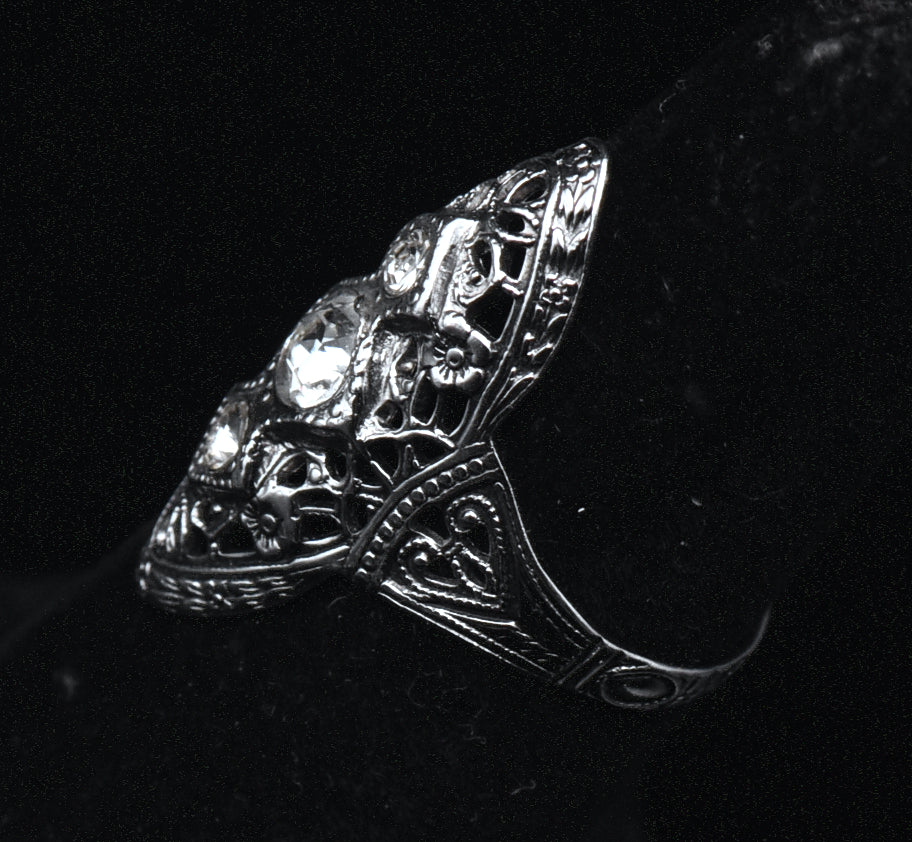 Uncas - Vintage Sterling Silver and Rhinestone Ring - Size 5
