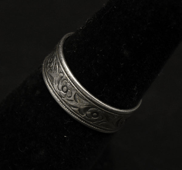 Uncas - Vintage Sterling Silver Floral Band - Size 5.75