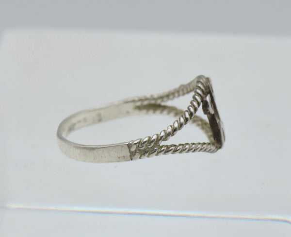 Vintage Sterling Silver "W" Monogram Ring - Size 5.75