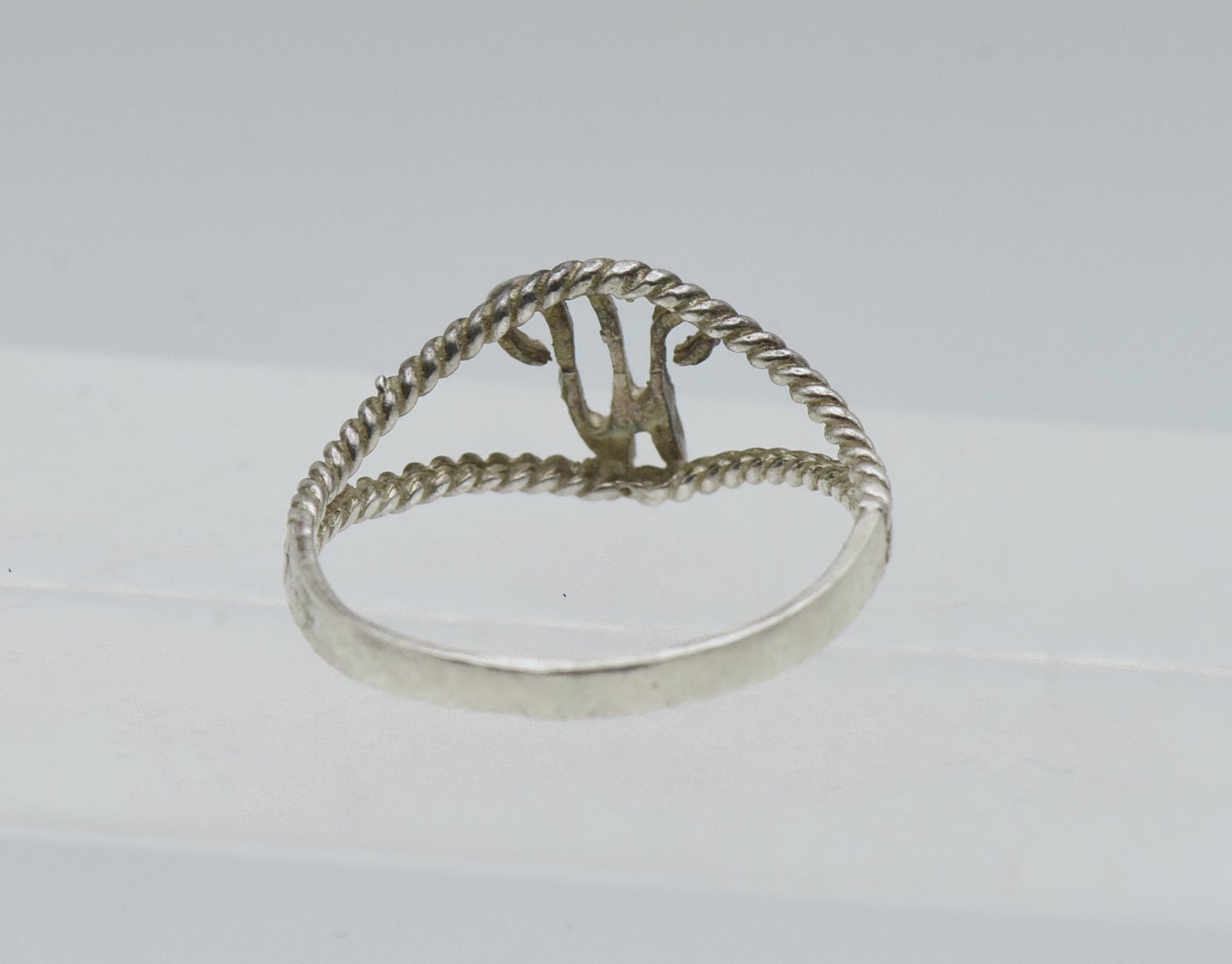Vintage Sterling Silver "W" Monogram Ring - Size 5.75