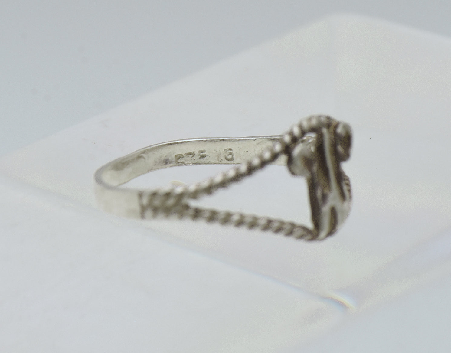Vintage Sterling Silver "W" Monogram Ring - Size 5.75