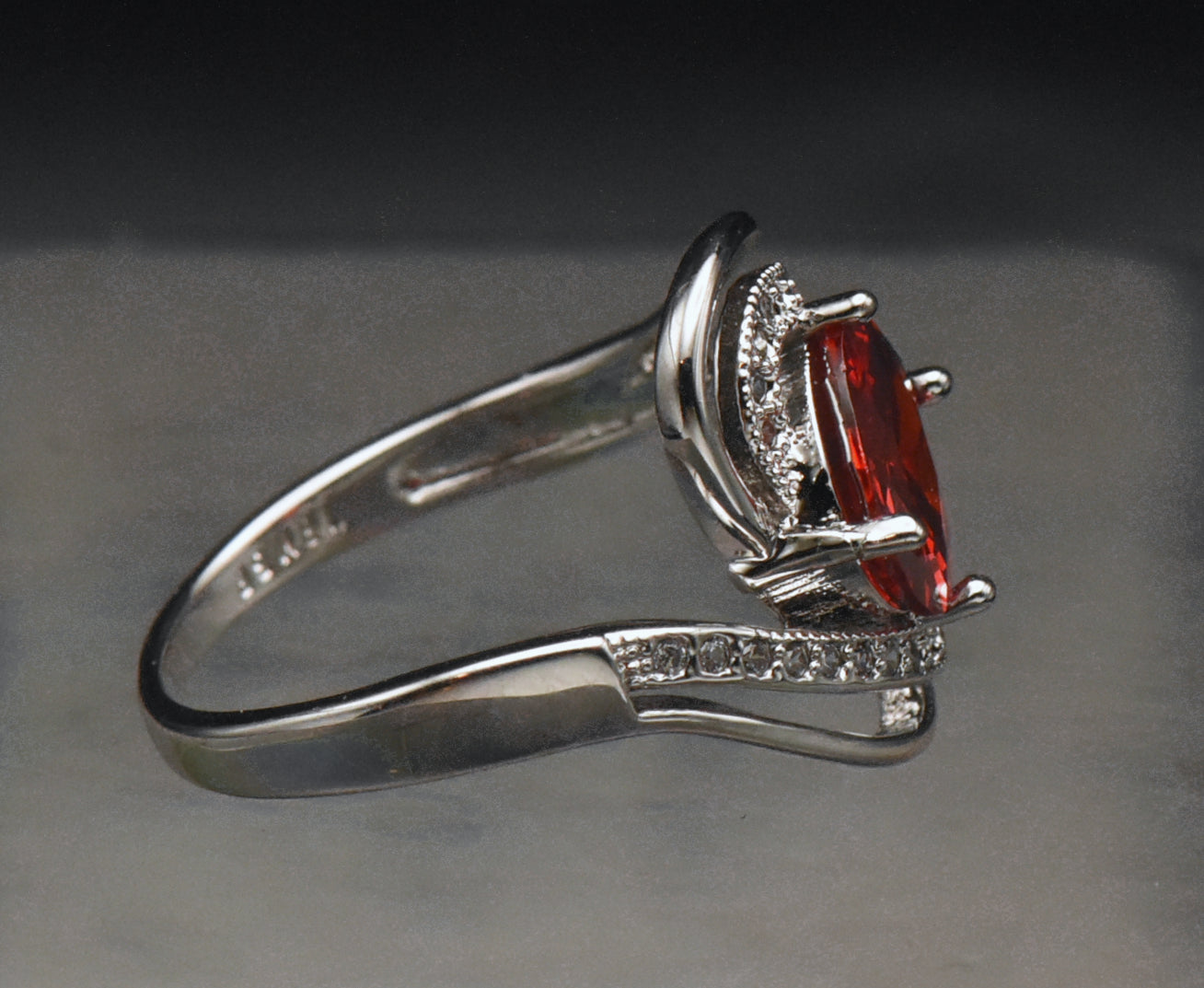 Vintage Red Cubic Zirconia 18k White Gold Plated Ring - Size 7