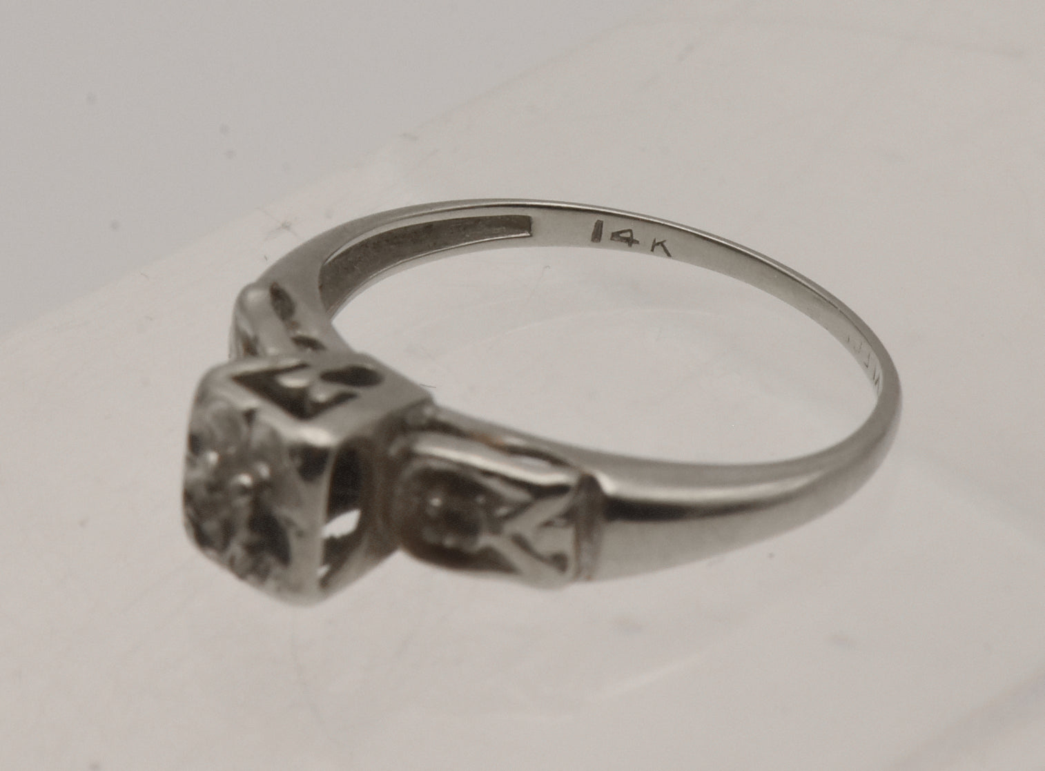 Vintage 14K White Gold Ring - Size 6 MISSING STONES