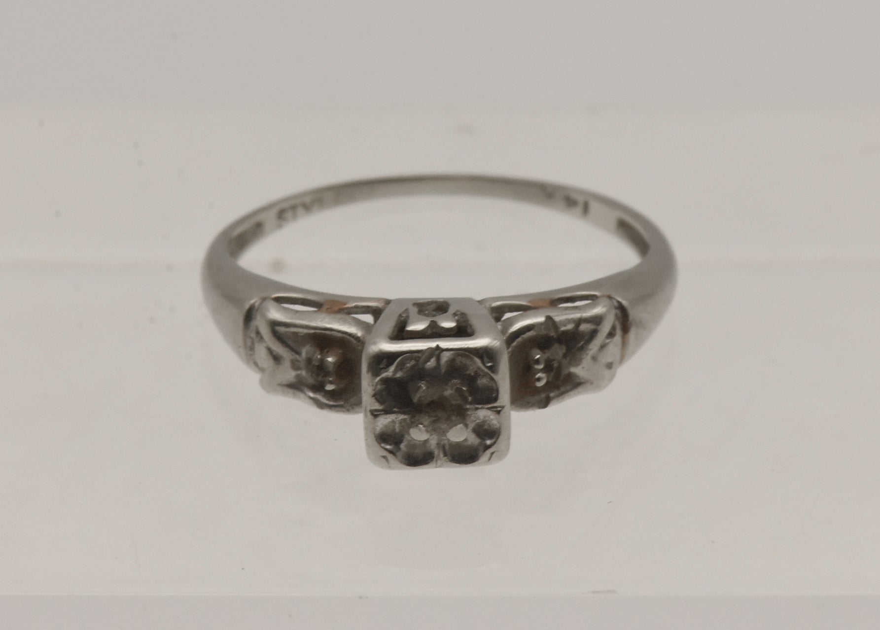 Vintage 14K White Gold Ring - Size 6 MISSING STONES