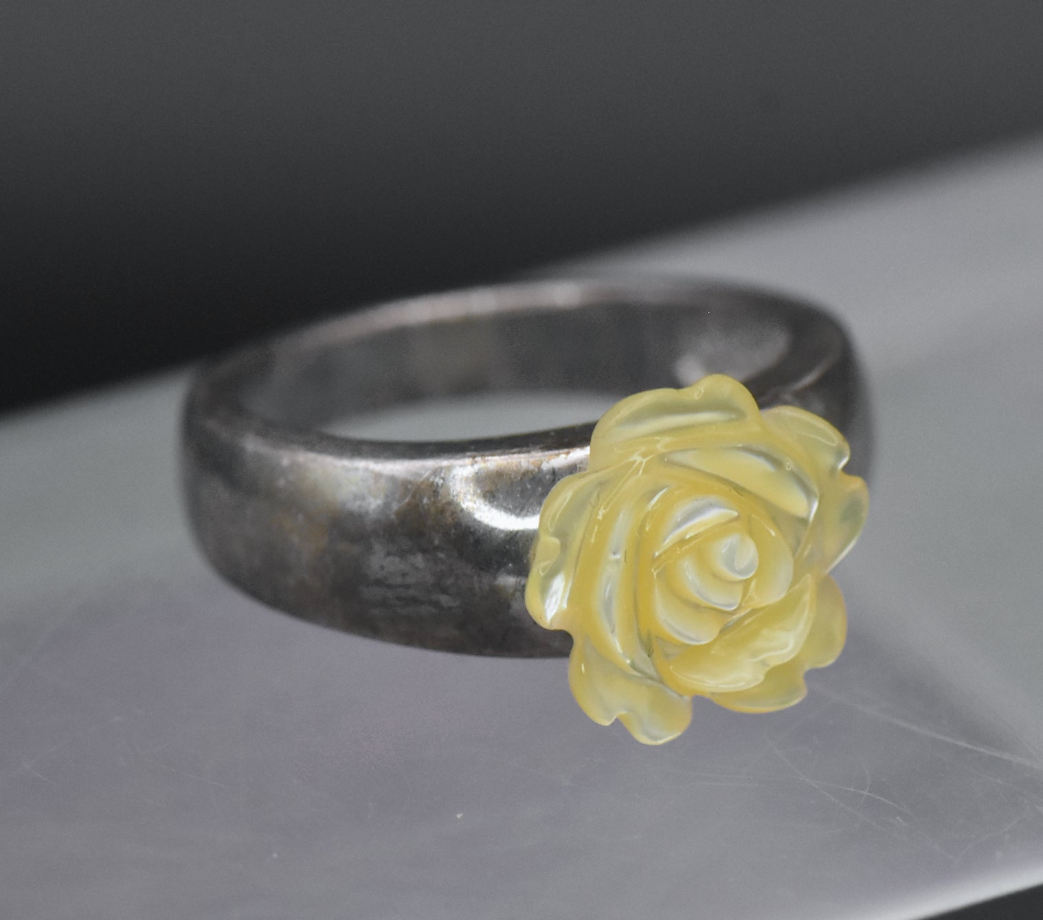 Whitney Kelly - Vintage Sterling Silver MOP Rose Ring - Size 5