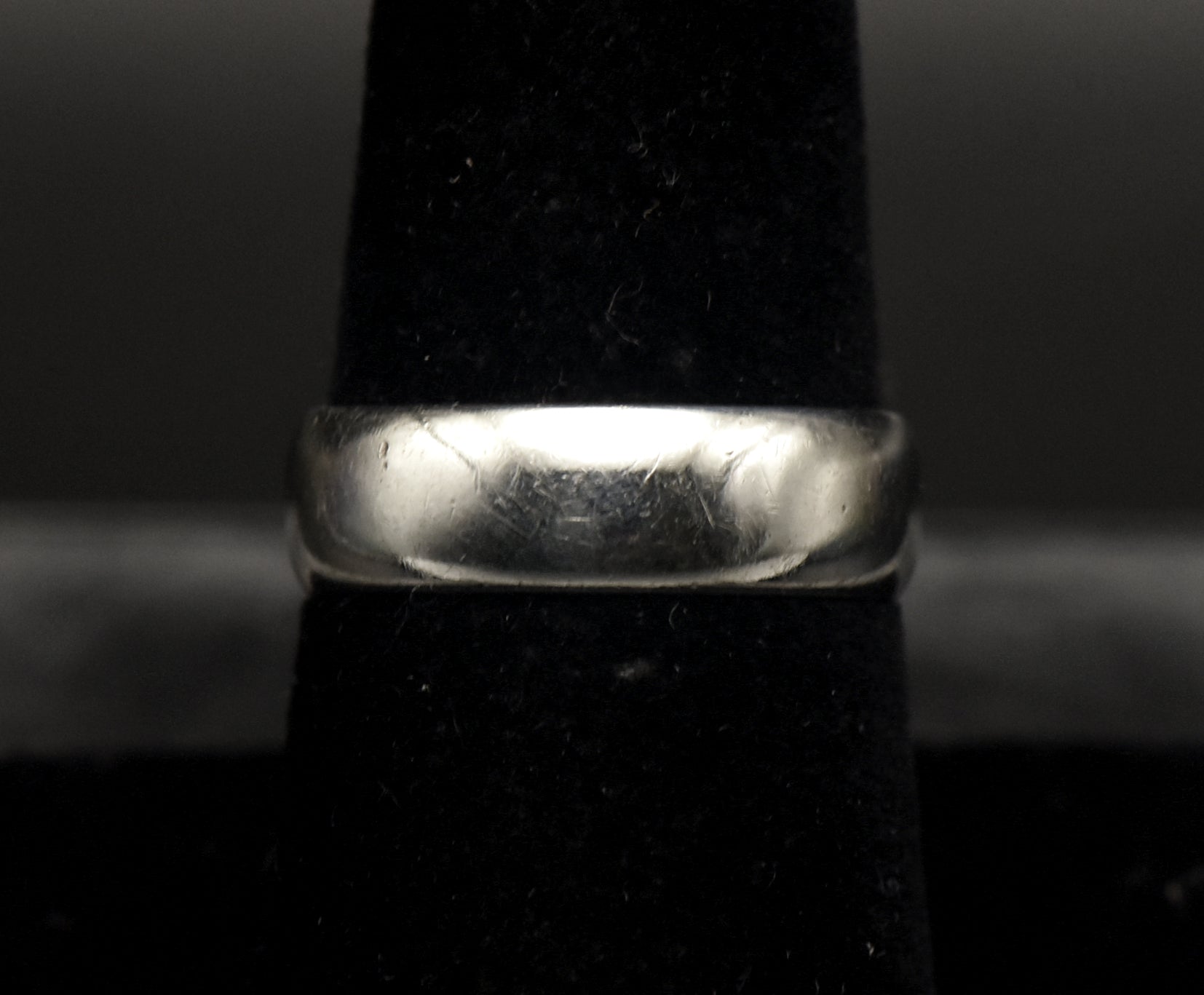 Wheeler Manufacturing - Vintage Sterling Silver Band - Size 8