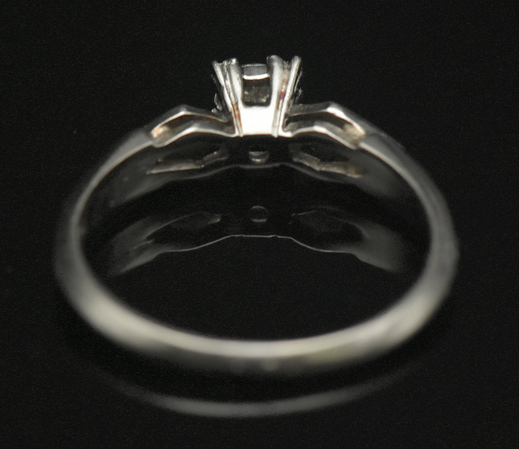 Vintage 14k White Gold Solitaire Diamond Ring - Size 8