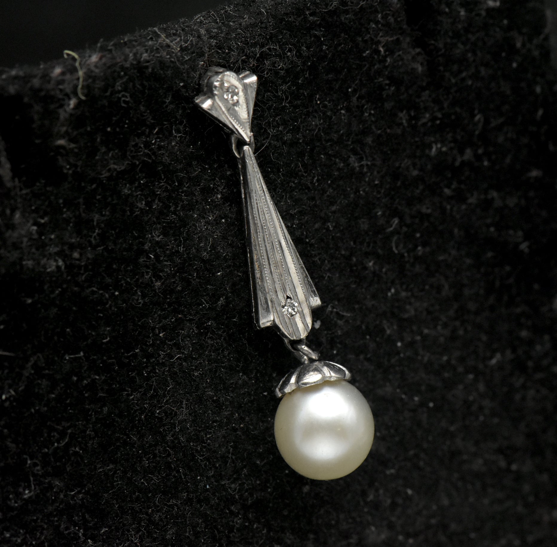 Vintage 10k White Gold, Diamonds and Pearl Art Deco Dangle Pendant