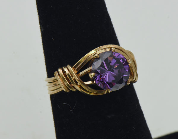 Vintage 18K Gold Wire Wrapped Purple Cubic Zirconia Ring - Size 4.75