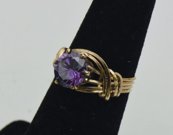 Vintage 18K Gold Wire Wrapped Purple Cubic Zirconia Ring - Size 4.75