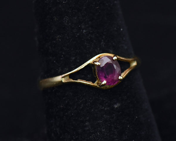 Vintage 14K Gold Ruby Ring - Size 7.25