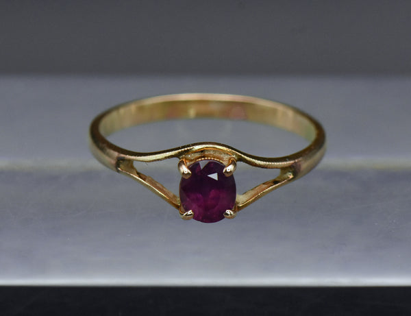 Vintage 14K Gold Ruby Ring - Size 7.25