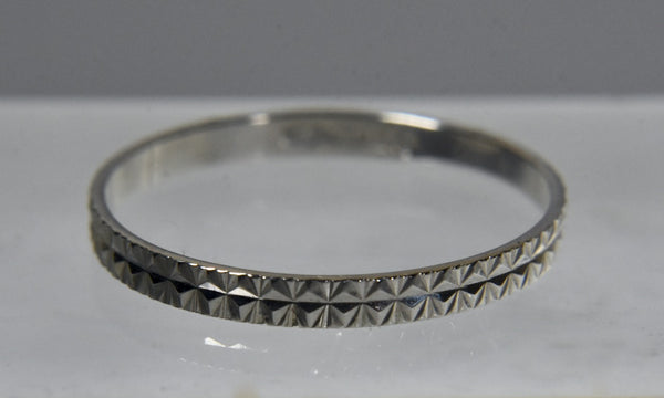 14k White Gold Engraved Band Ring - Size 4