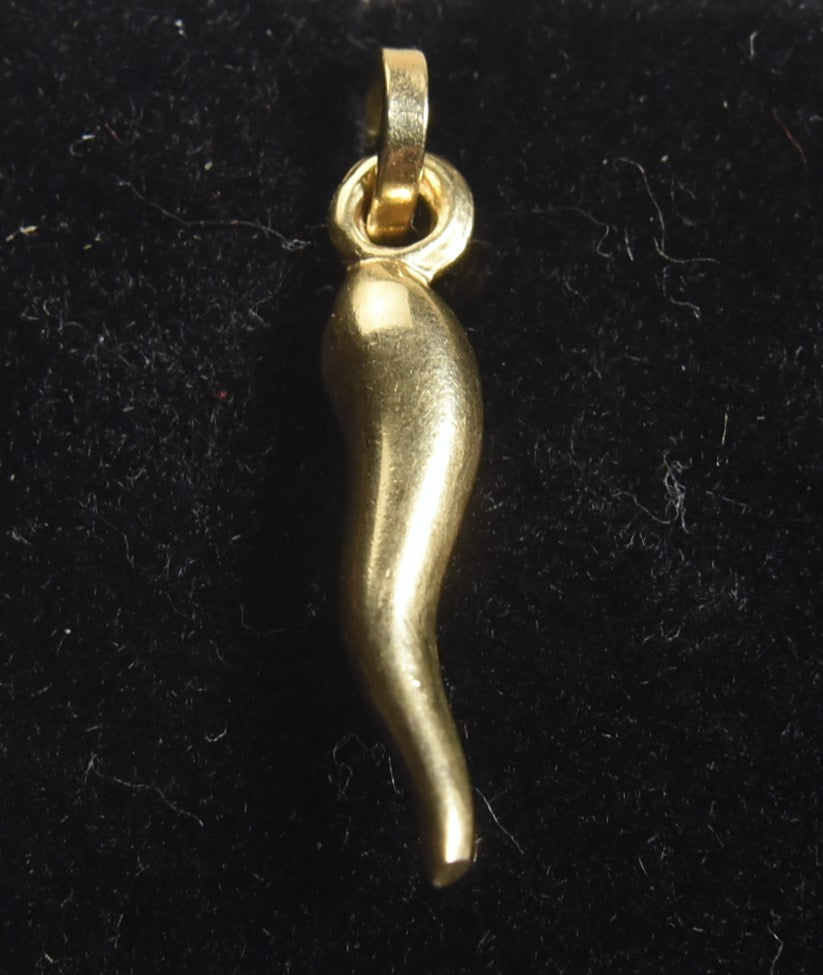 14k Yellow Gold Italian Horn Pendant