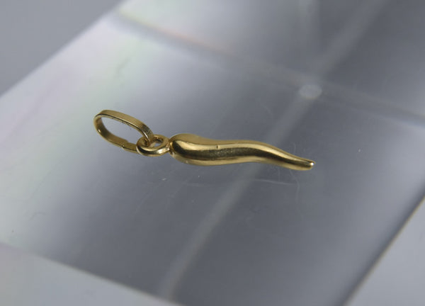 14k Yellow Gold Italian Horn Pendant