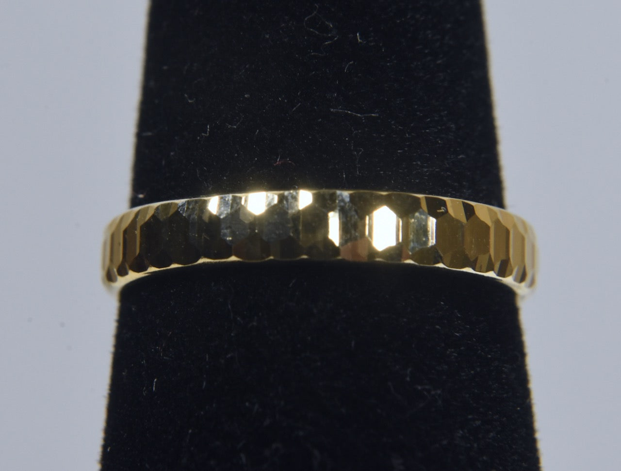 14k Yellow Gold Faceted Band Ring - Size 5