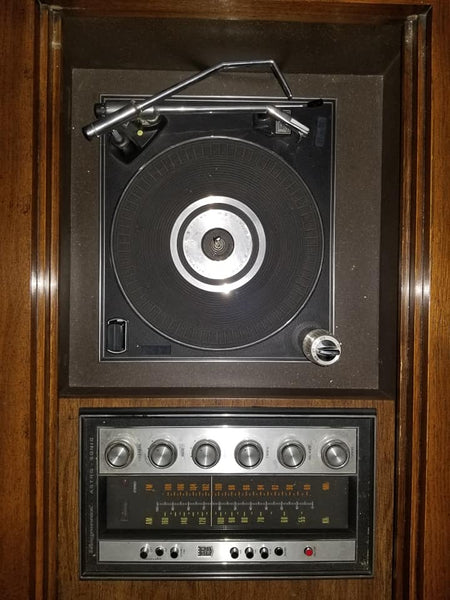 Vintage Magnavox Astro Sonic Home Entertainment Unit Record Player AM/FM Stereo Console
