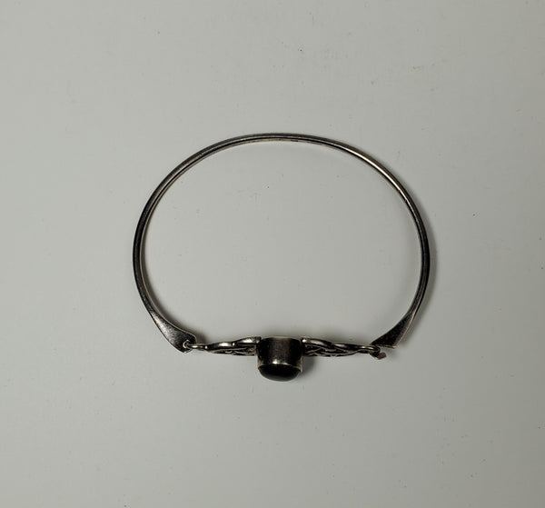 Bocco - Vintage Sterling Silver Black Onyx Celtic Knot Design Bangle Bracelet