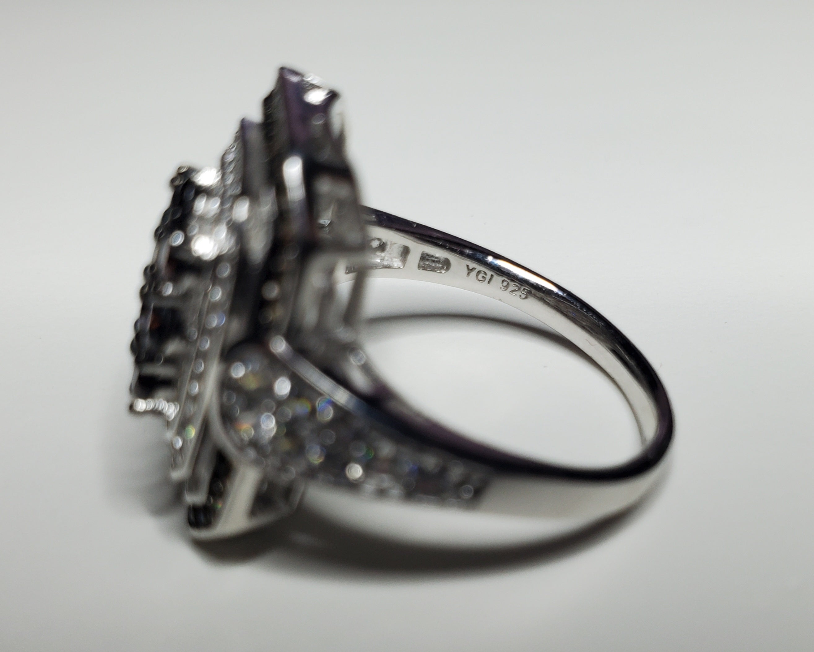Garnet and Sterling Silver Art Deco Design Ring - Size 8