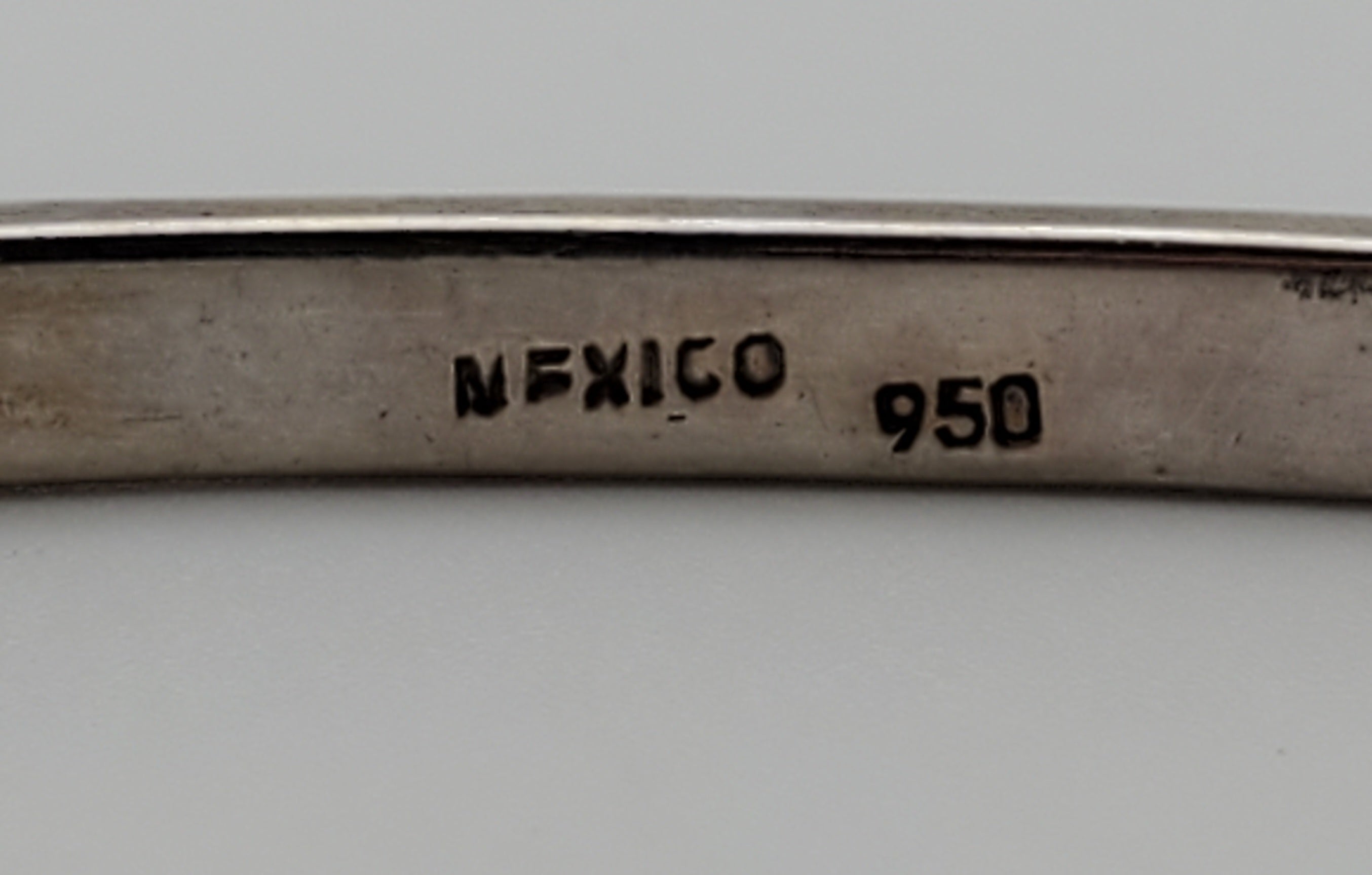 Vintage 950 Silver Turquoise Hinged Bangle