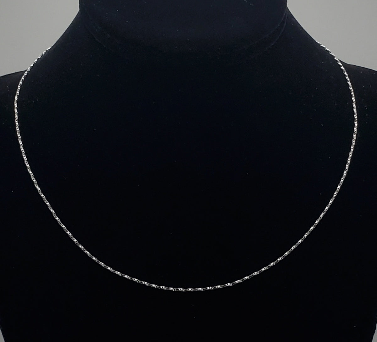 14k White Gold Italian Twisted Box Link Chain Necklace - 18"