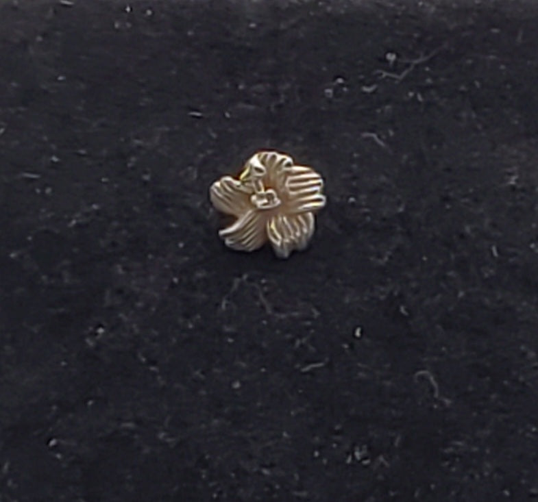 Vintage Hibiscus Silver Threaded Eye Pin Head