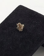 Vintage Hibiscus Silver Threaded Eye Pin Head