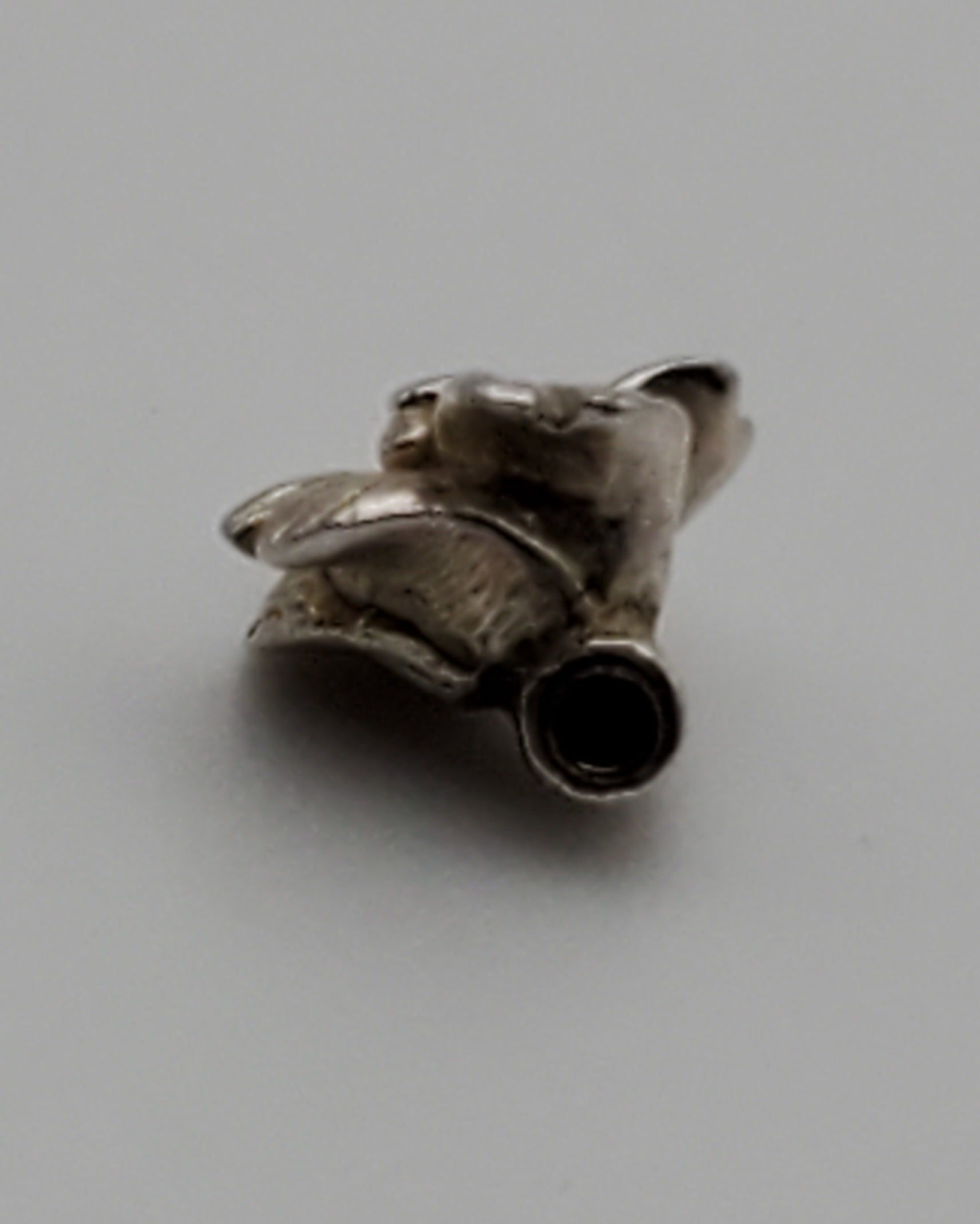 Vintage Hibiscus Silver Threaded Eye Pin Head