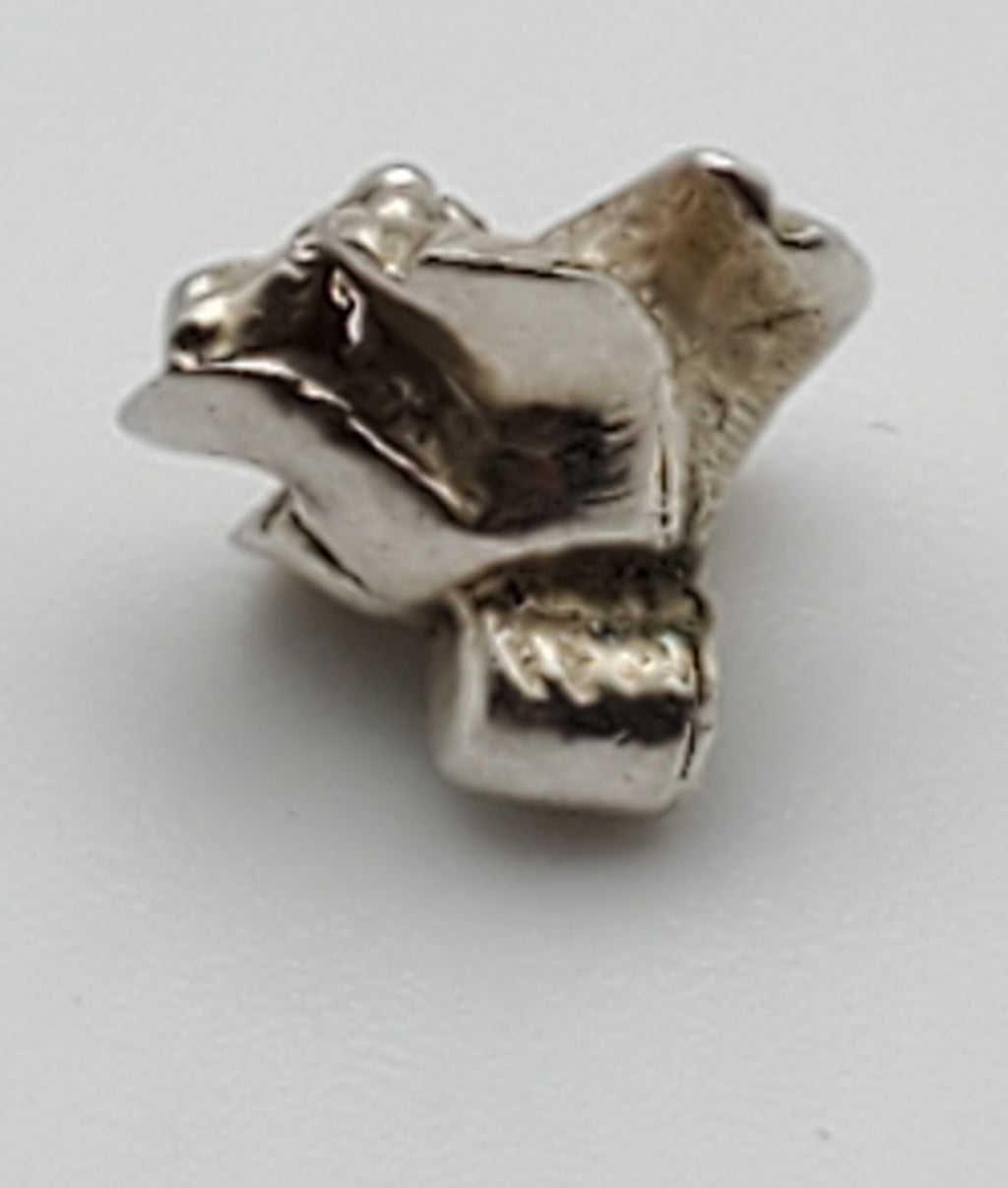 Vintage Hibiscus Silver Threaded Eye Pin Head