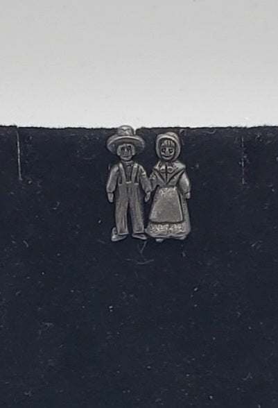 Vintage Pewter Pioneer Couple Pin