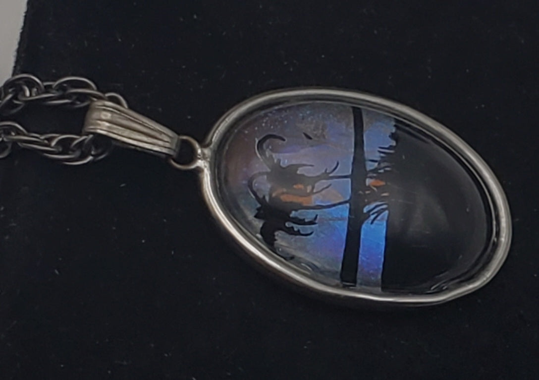 Vintage Butterfly Wing Background Beach Silhouette Pendant Necklace - 16.25"