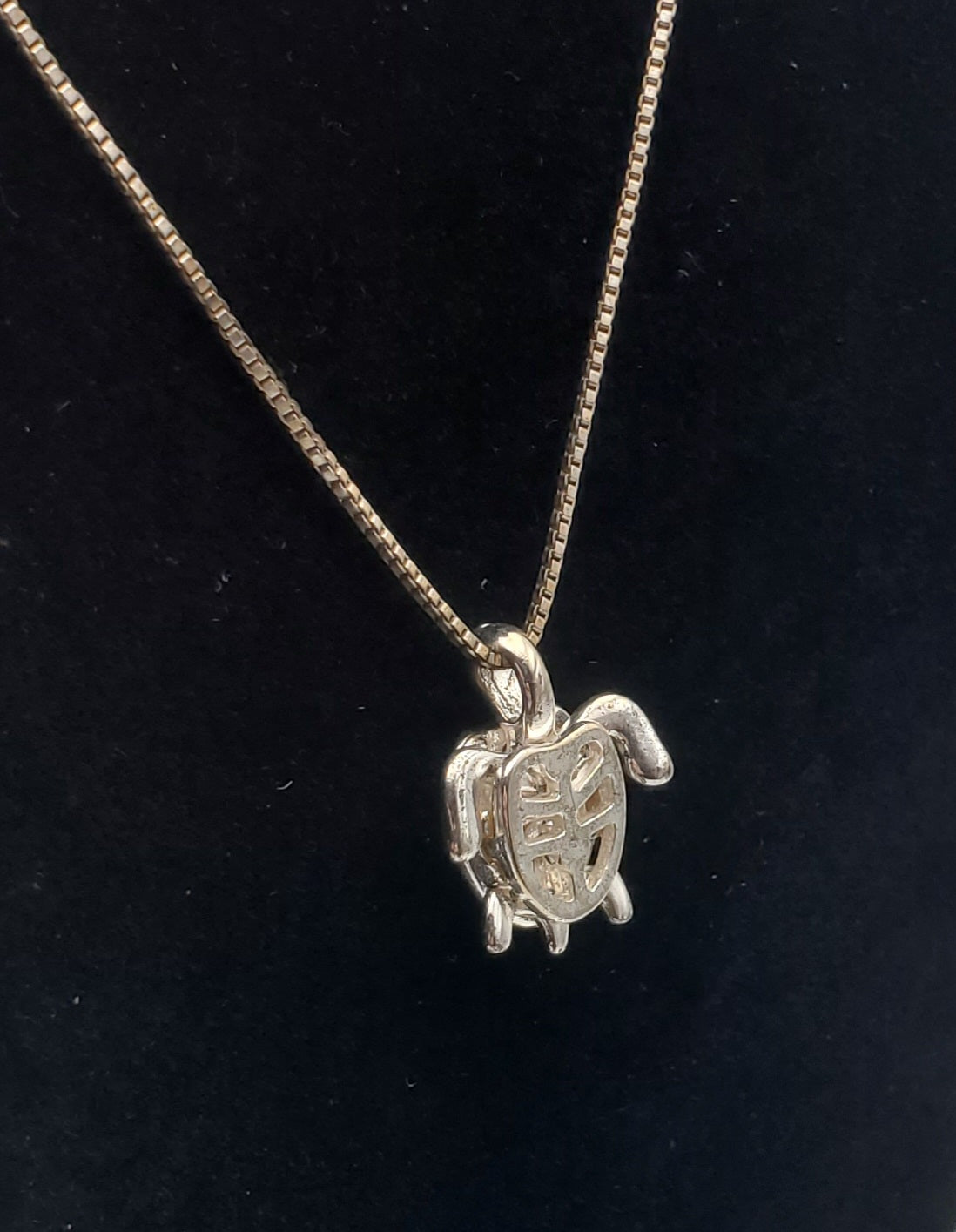 Articulated Sea Turtle Pendant Chain Necklace - 18.25"