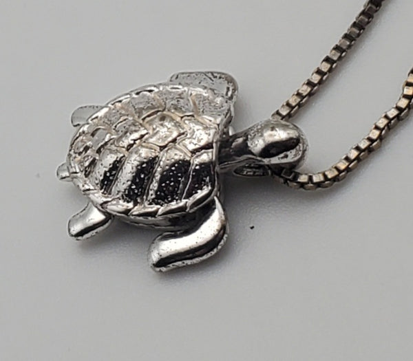 Articulated Sea Turtle Pendant Chain Necklace - 18.25"