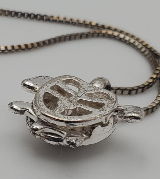 Articulated Sea Turtle Pendant Chain Necklace - 18.25"