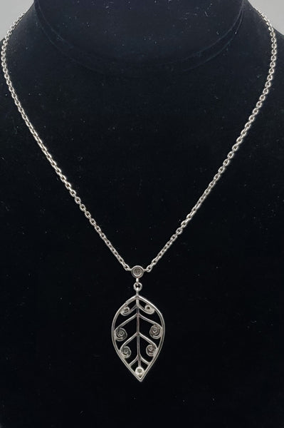 Vintage Sterling Silver Leaf Pendant Chain Necklace - 16"